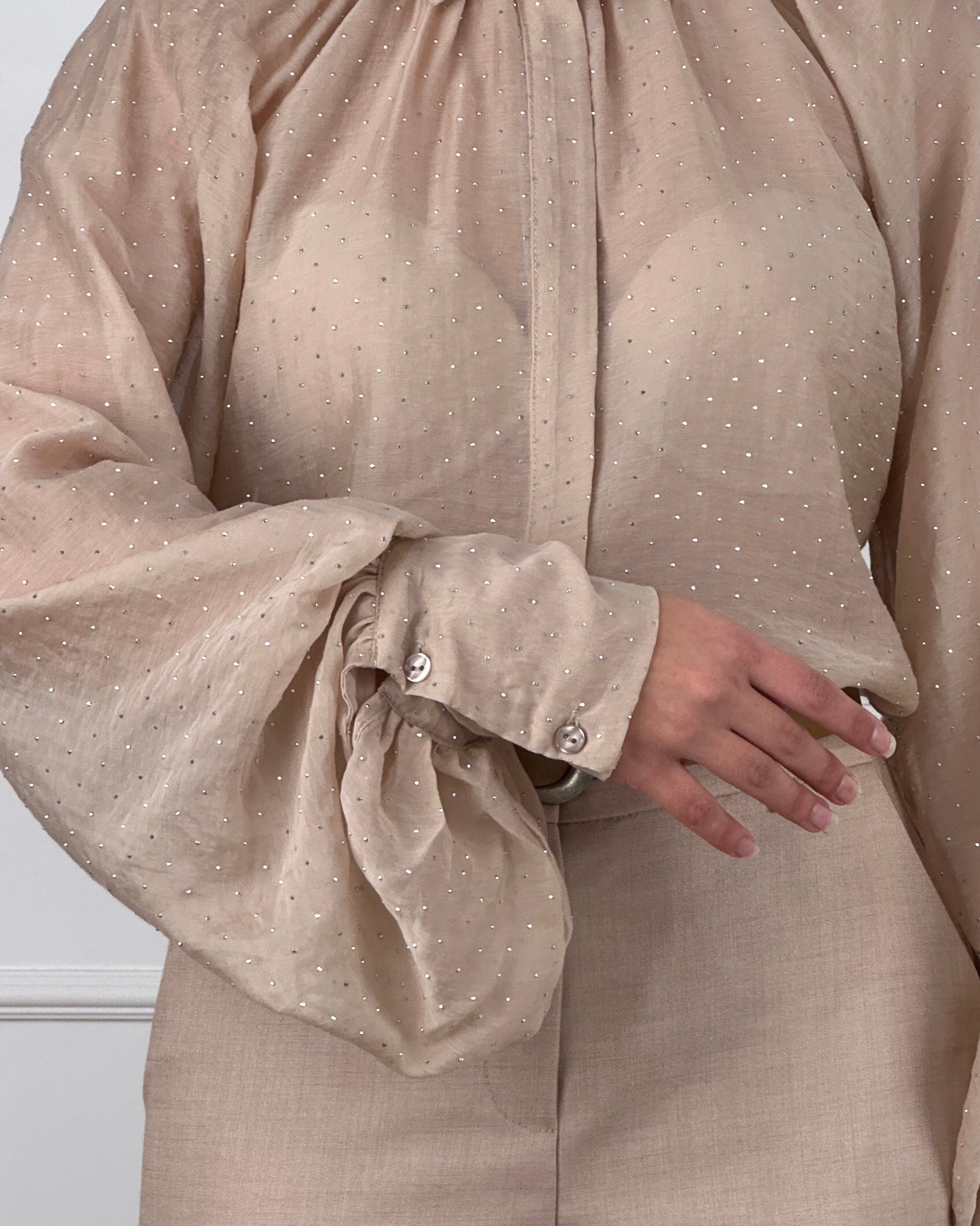 S25C212 - TENSIONE IN CAMICIA STRASS