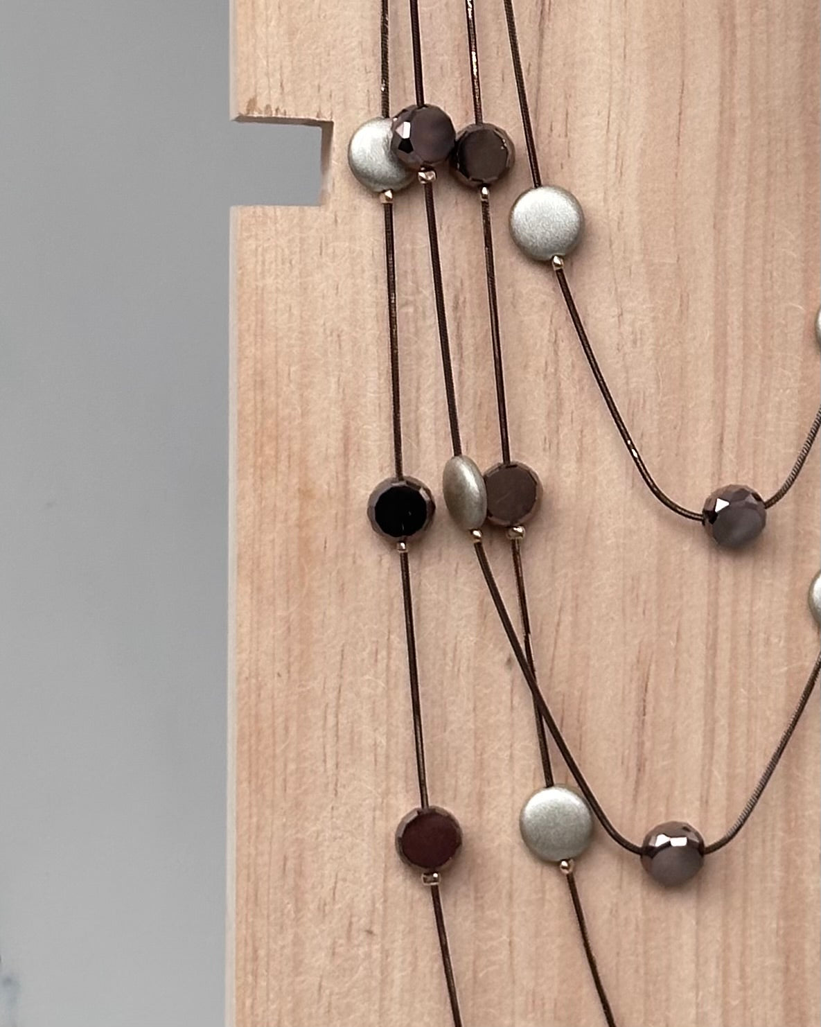 CLN33 COLLANA MULTIFILO CON PERLINE