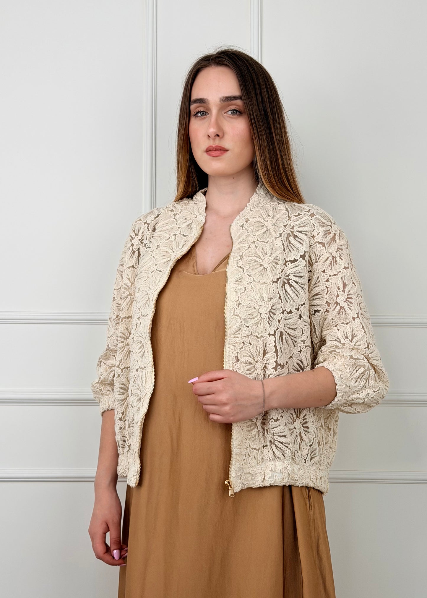 NA4482 - BOMBER TRAFORATO CON RICAMI
