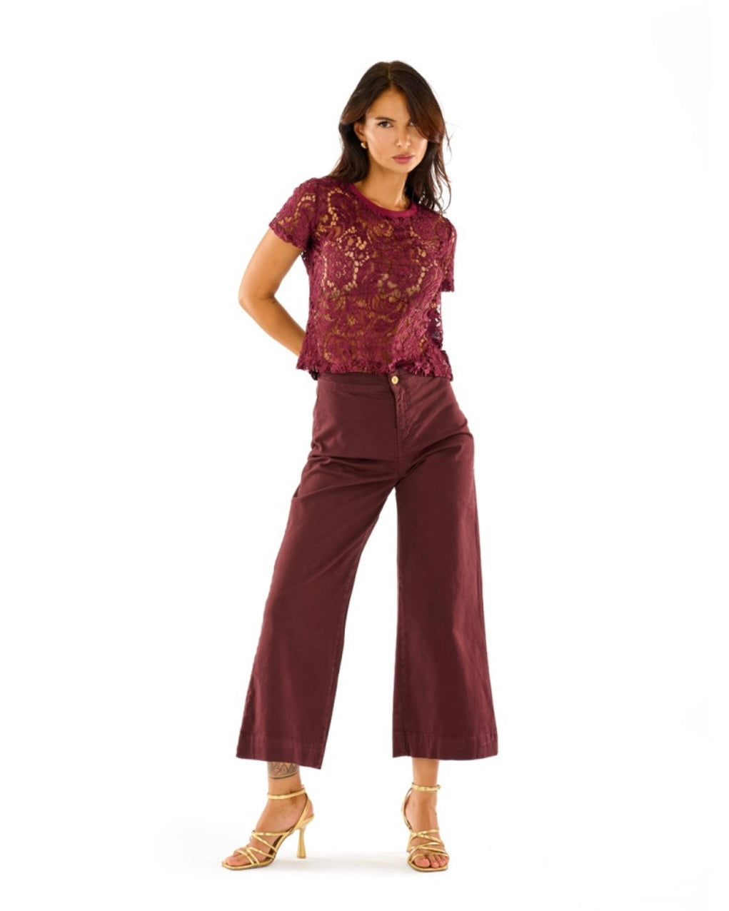 ART60165 - GIORGIA & J T-SHIRT IN PIZZO MACRAMÈ