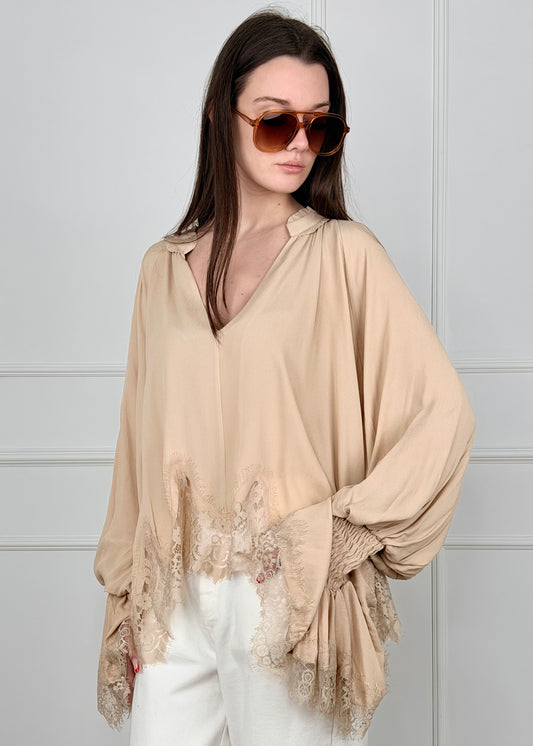 S26C533 - TENSIONE IN BLUSA IN CRÊPE ViSCOSA CON PIZZO