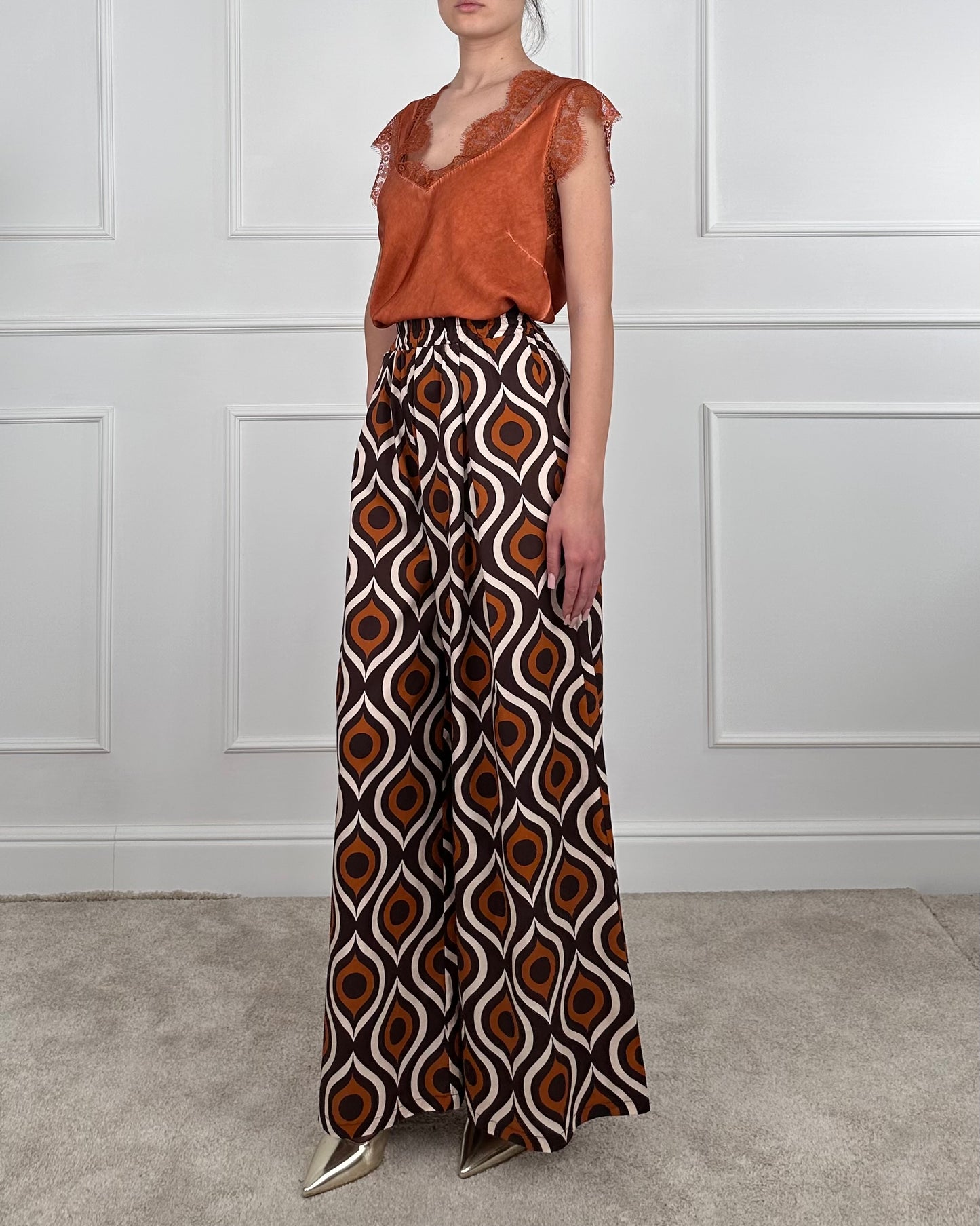 22094 - T-SHIRT IN VISCOSA SCOLLO IN PIZZO