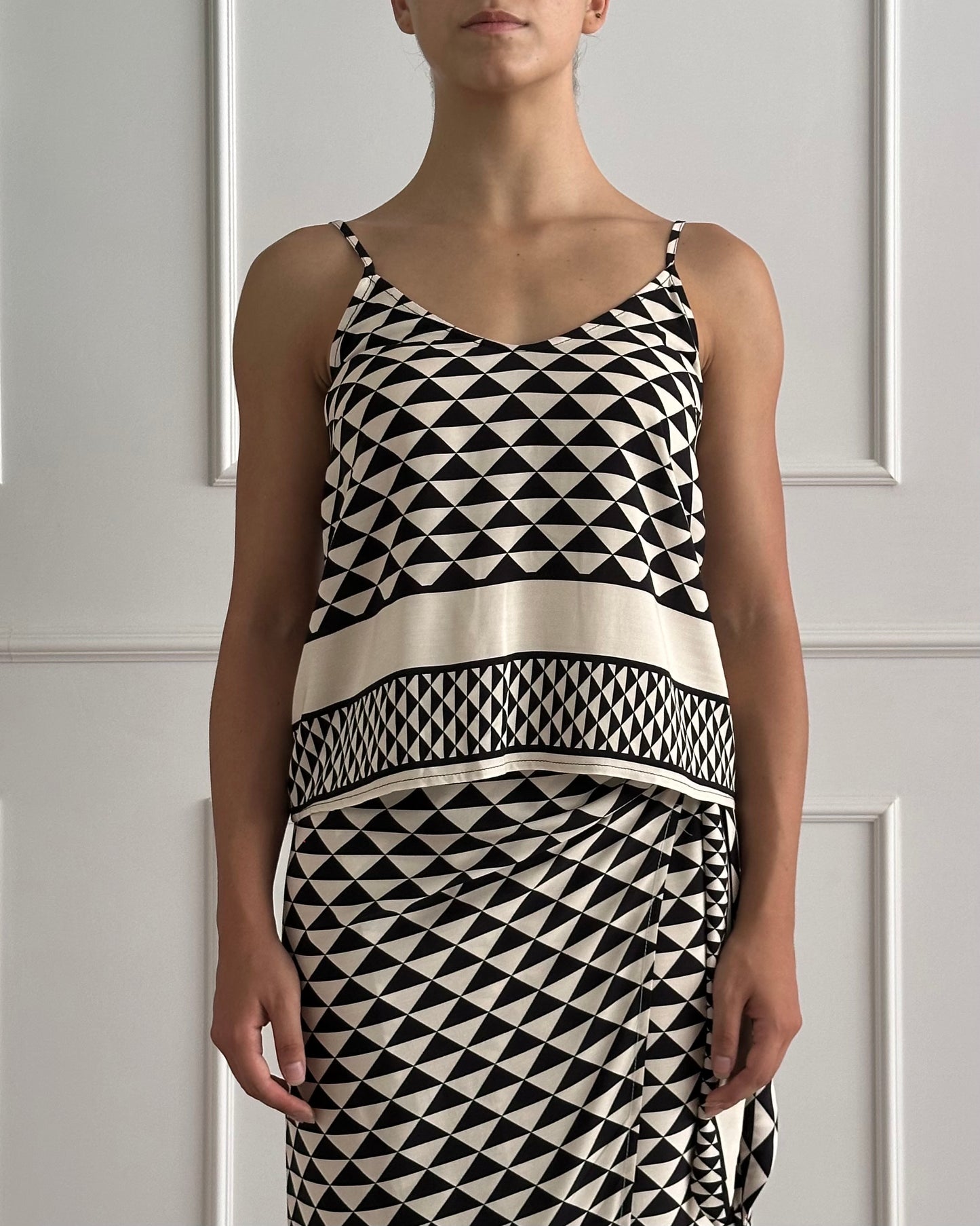 SS251245 - TENSIONE IN TOP