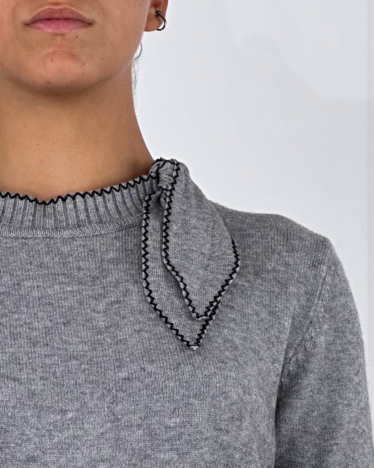 4802 - MAGLIA CON FIOCCO