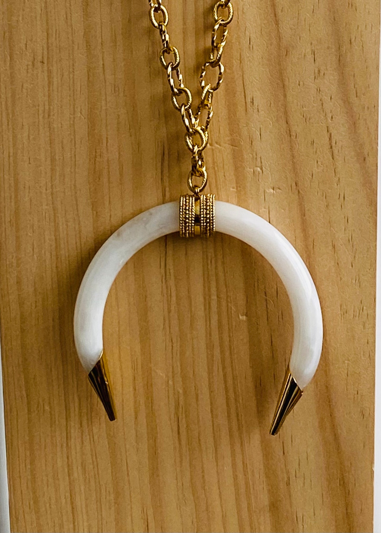 CLN. COLLANA FERRO DI CAVALLO BIANCO