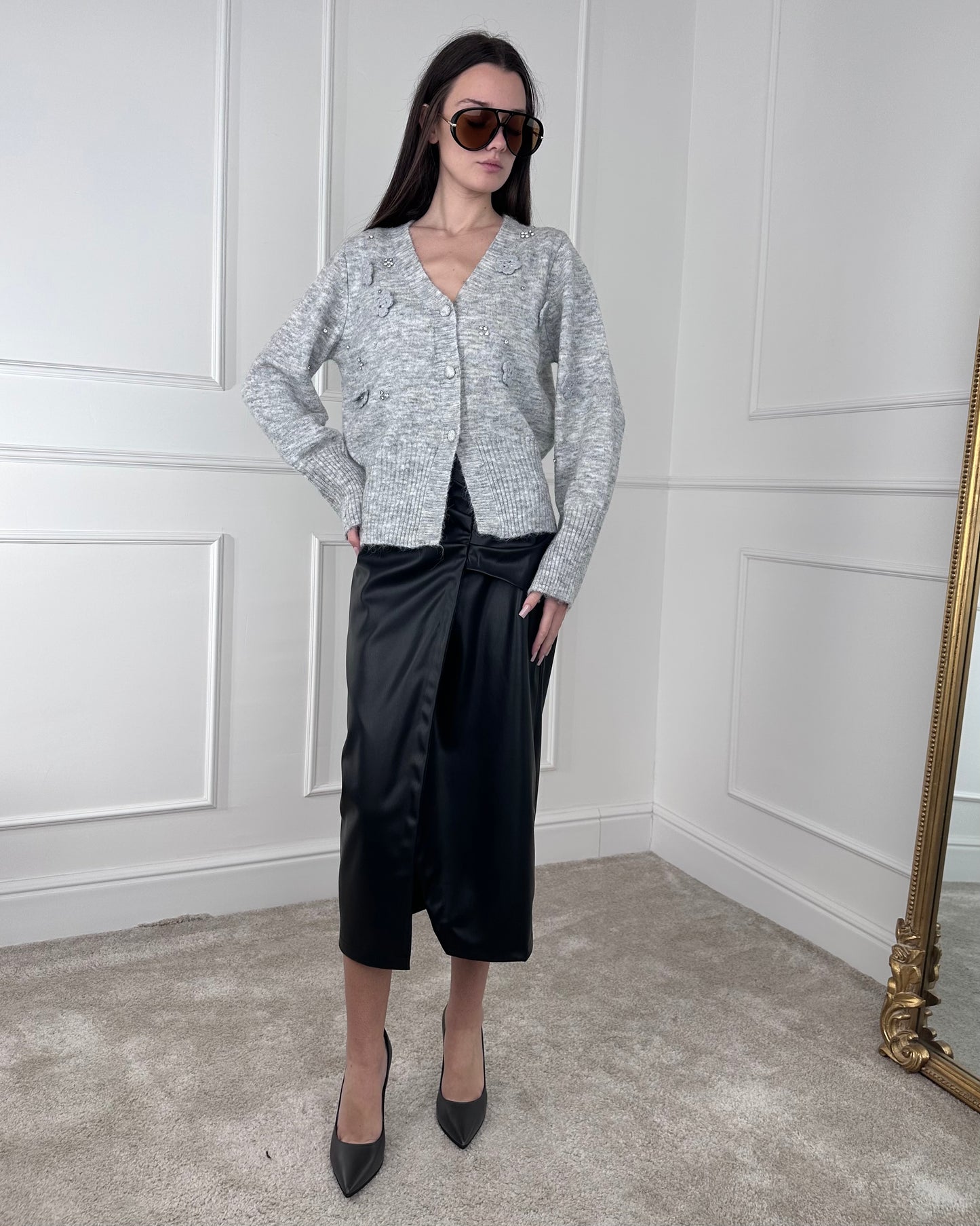 I9501 - BREND CARDIGAN CON FIORI E STRASS IN RILIEVO