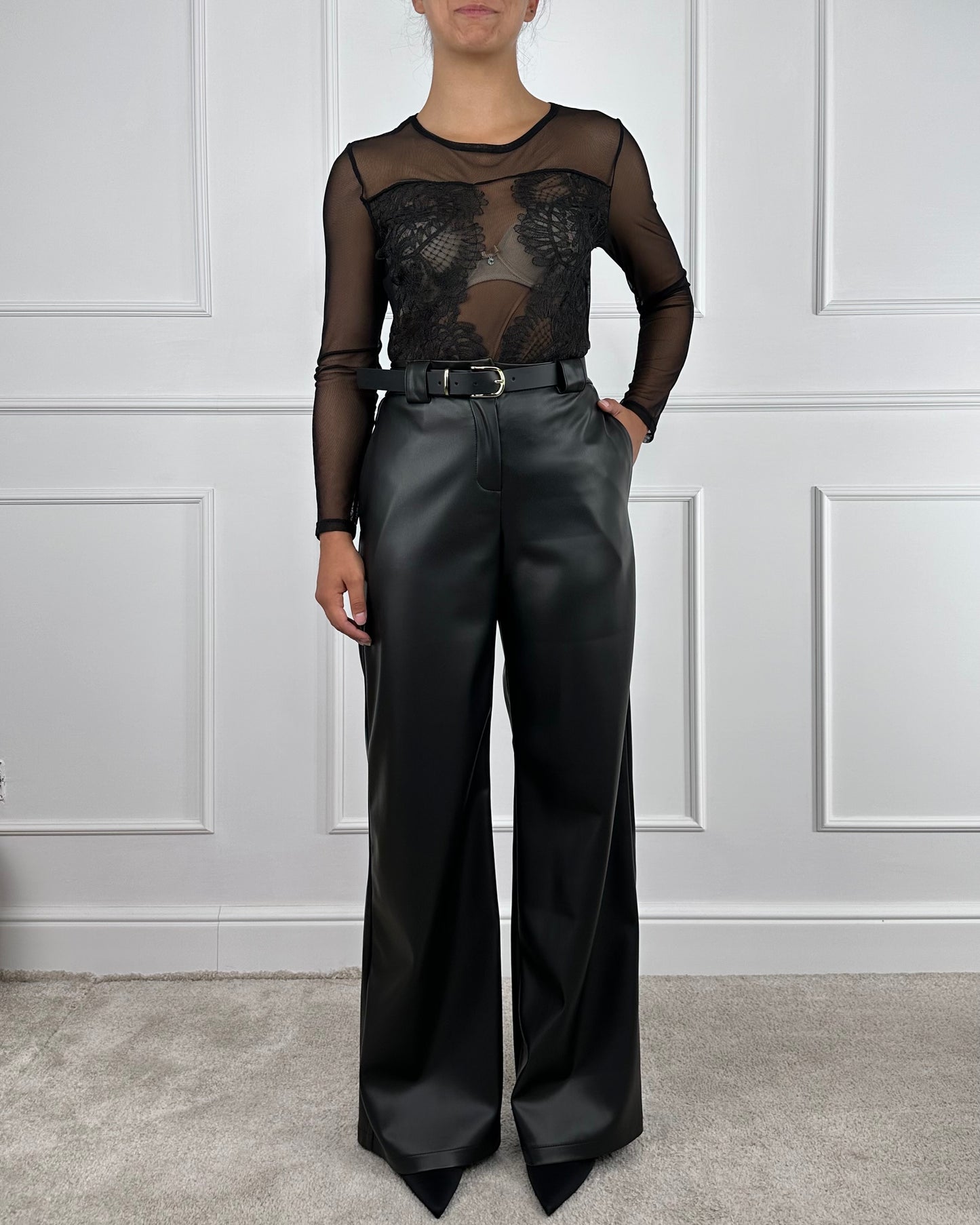26P1054 - TENSIONE IN PANTALONE SIMILPELLE PALAZZO