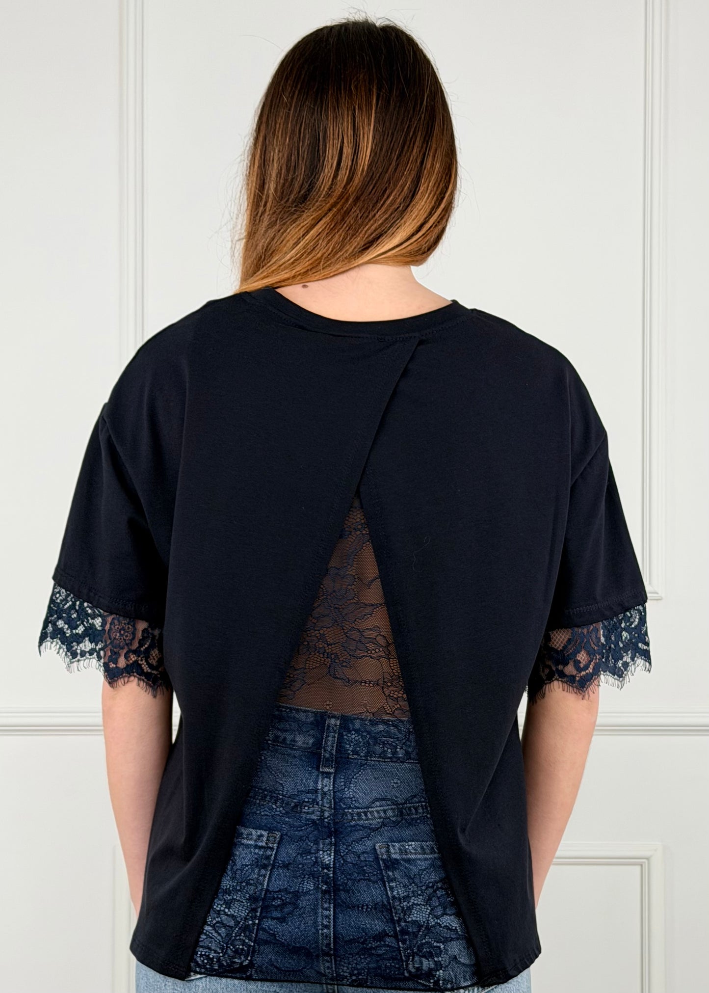 28377 - T-SHIRT APERTURA SUL RETRO CON PIZZO