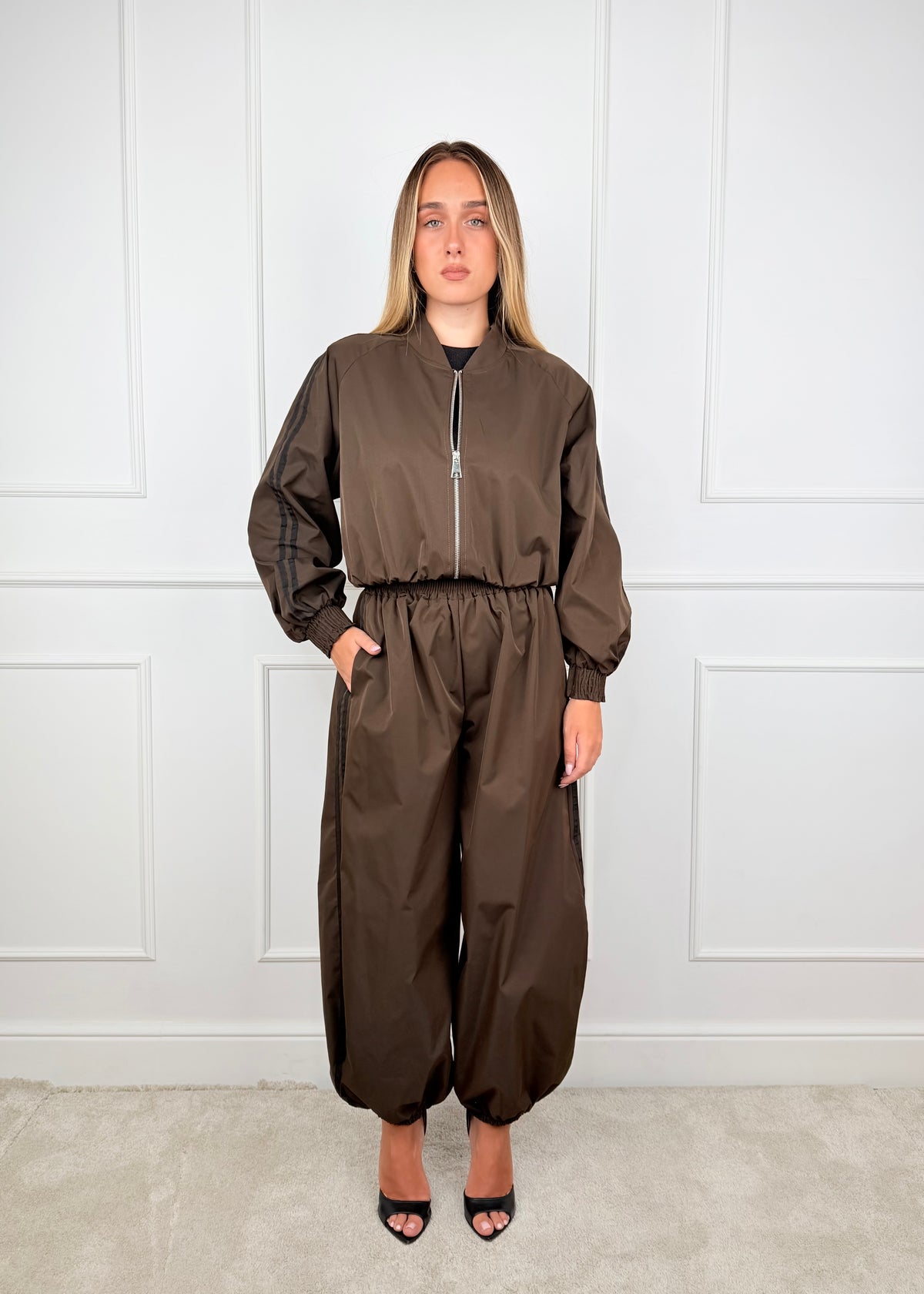 27225 - PANTALONE TESSUTO TECNICO BANDE NERE