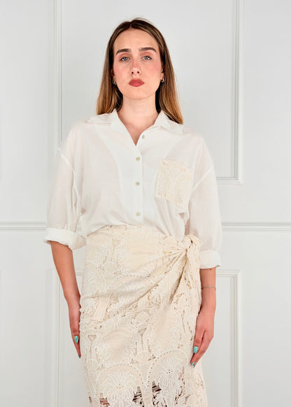 39773 - TENSIONE IN CAMICIA IN MUSSOLA TASCHINO IN PIZZO