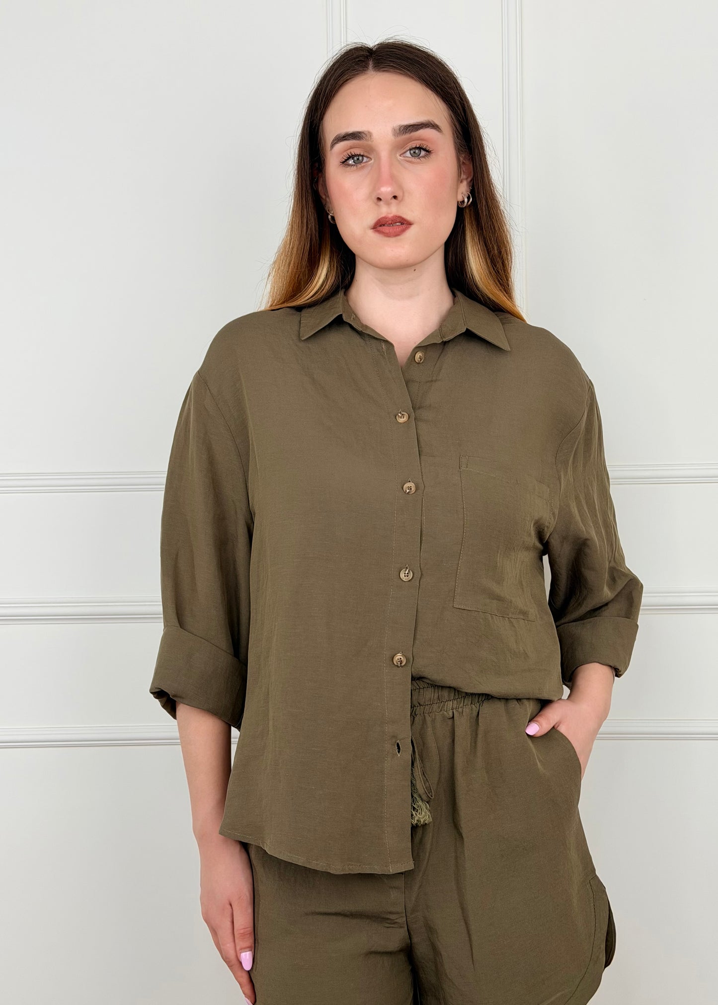 26C5369 - TENSIONE IN COMPLETO BERMUDA E CAMICIA