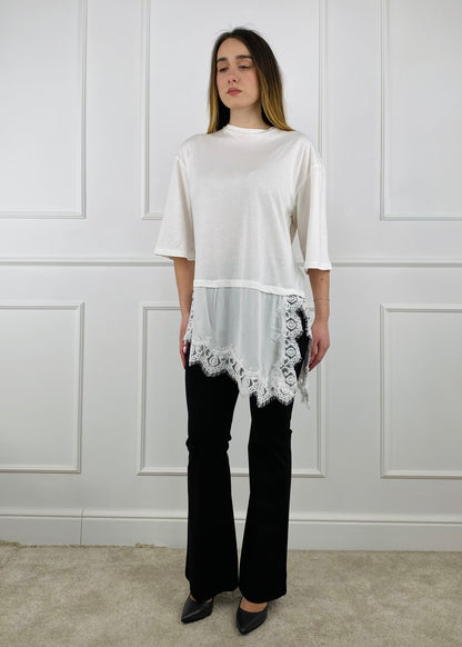 S26M975 - TENSIONE IN T-SHIRT ASIMMETRICA CON PIZZO