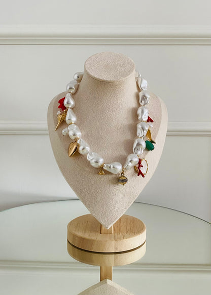 CLN • COLLANA PERLE BAROCCHE CON CHARMS
