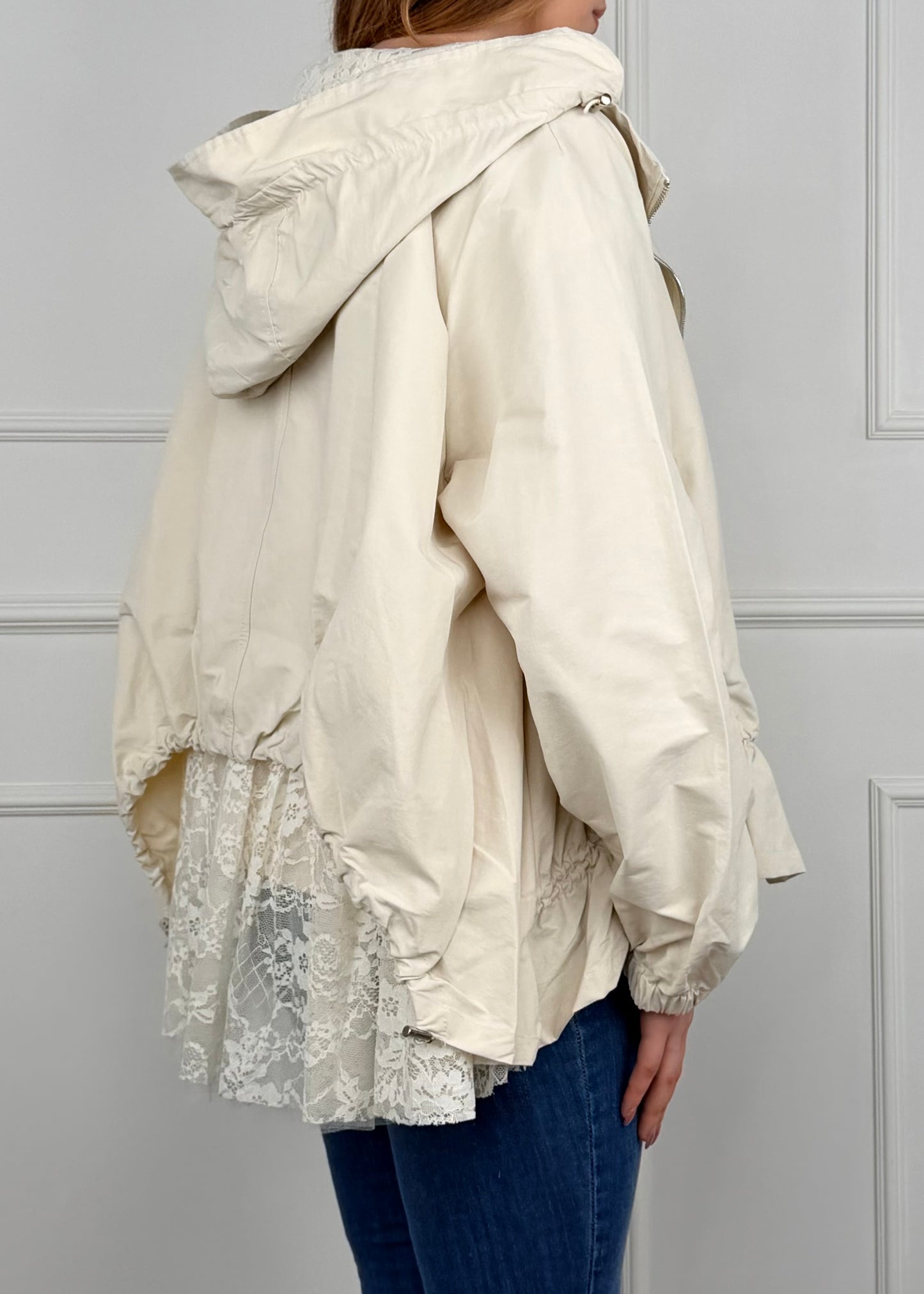 BL1185 - MY-D TRENCH CON PIZZO SUL FONDO