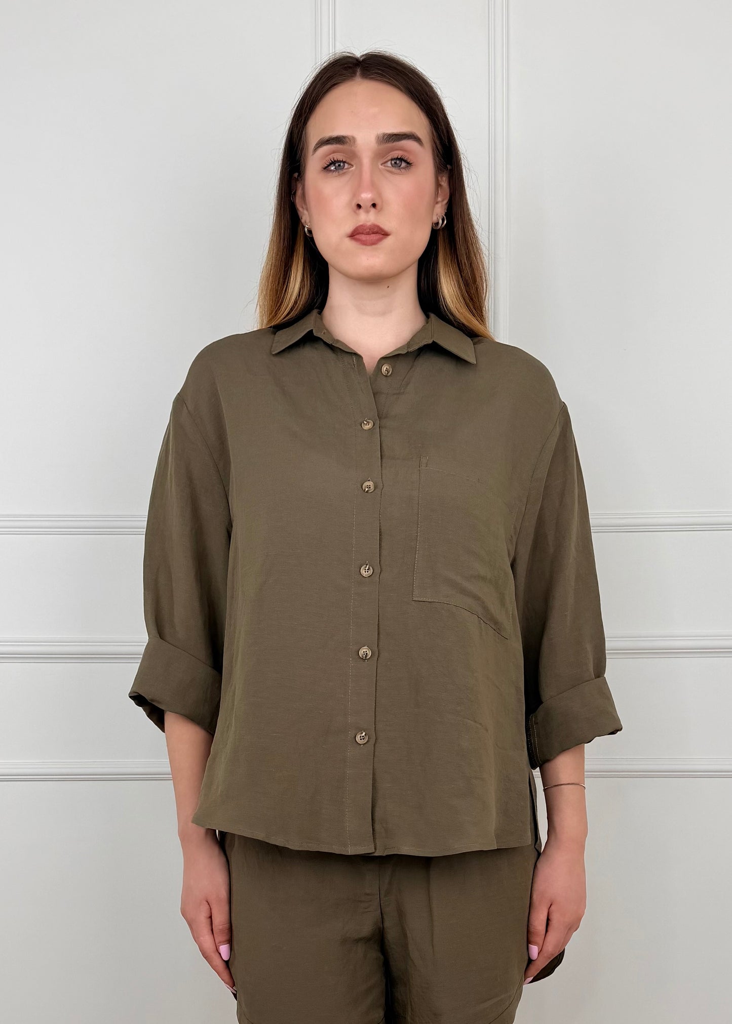 26C5369 - TENSIONE IN COMPLETO BERMUDA E CAMICIA