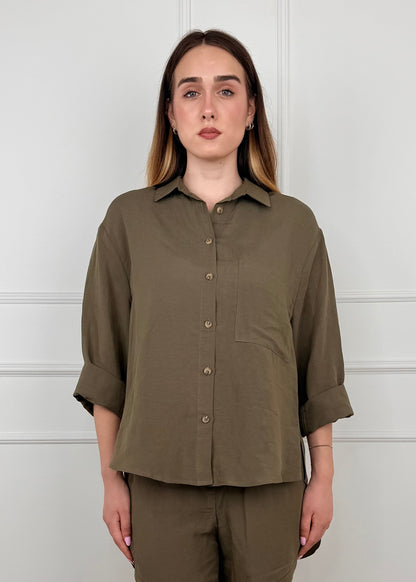 26C5369 - TENSIONE IN COMPLETO BERMUDA E CAMICIA