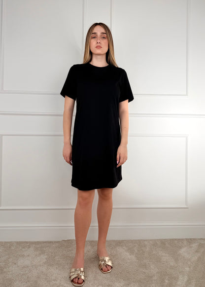 PE260329 - TENSIONE IN ABITO T-SHIRT CORTO