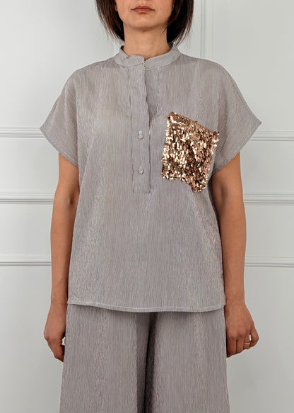 XU1580 - TENSIONE IN CAMICIA RIGHE DETTAGLIO TASCHINO PAILLETTES