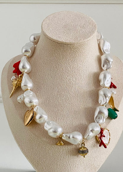 CLN • COLLANA PERLE BAROCCHE CON CHARMS
