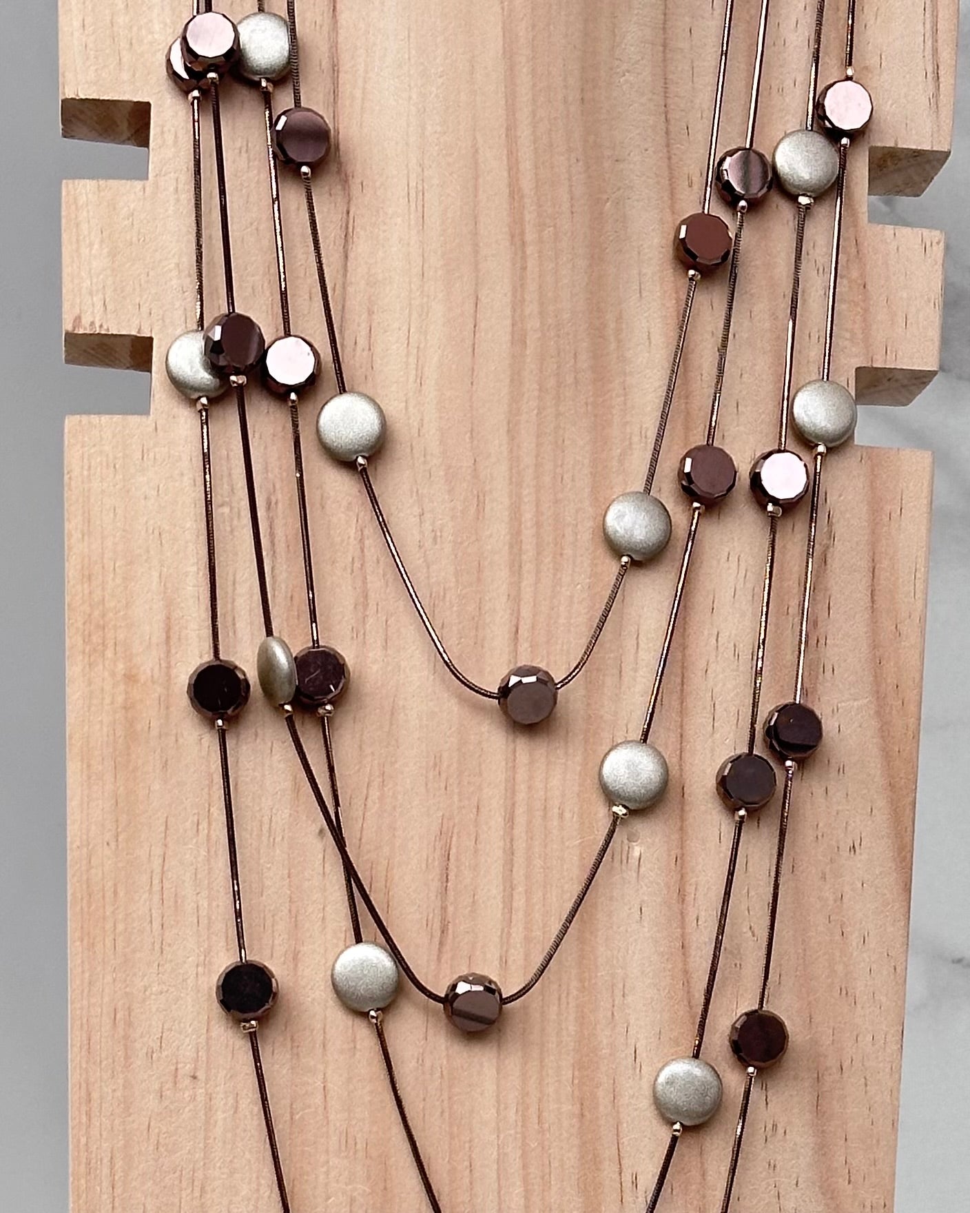 CLN33 COLLANA MULTIFILO CON PERLINE