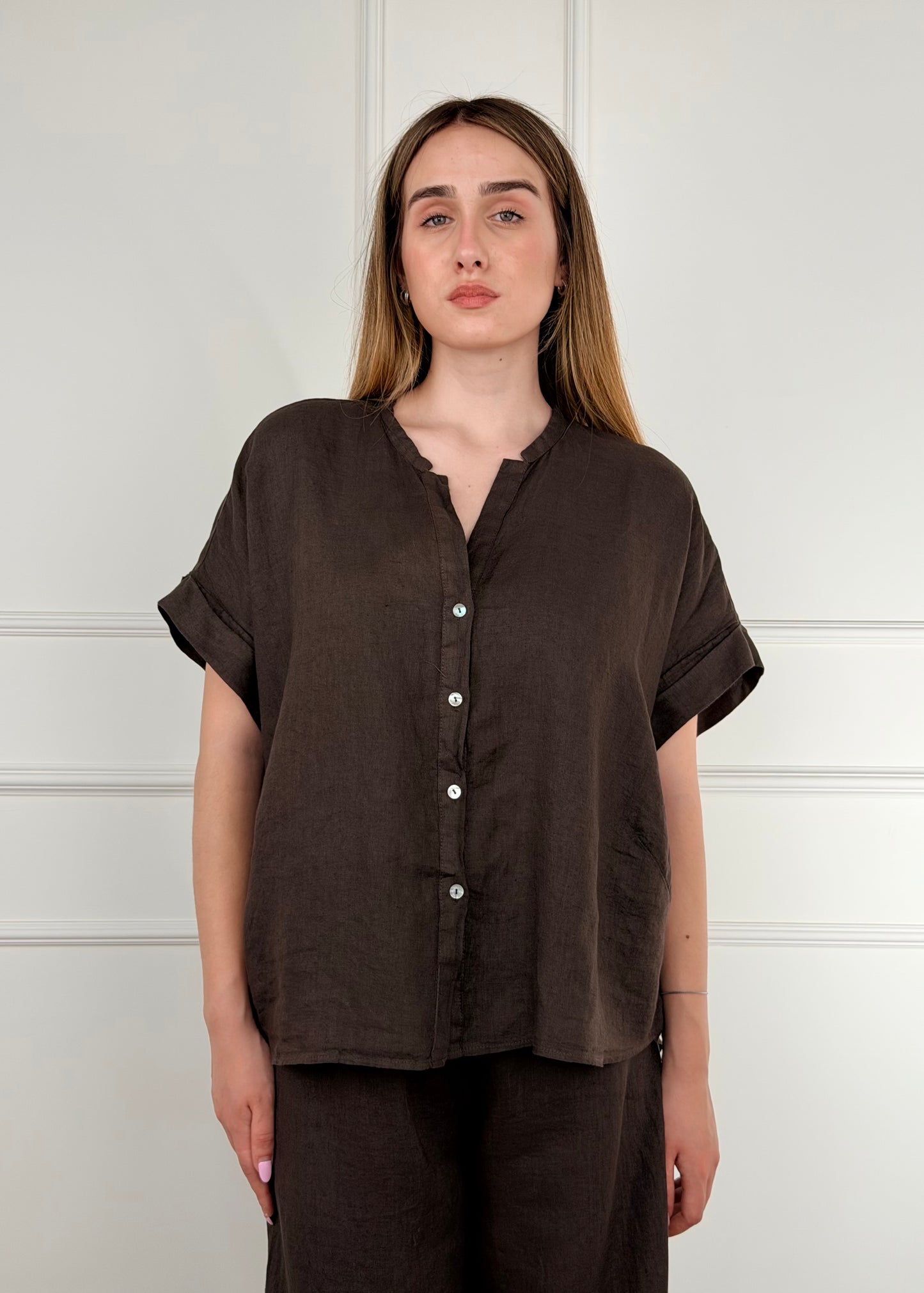 S26CK00 - TENSIONE IN CAMICIA IN LINO