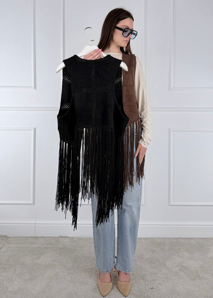 GI0103 - GILET CON FRANGE LUNGHE SUL FONDO