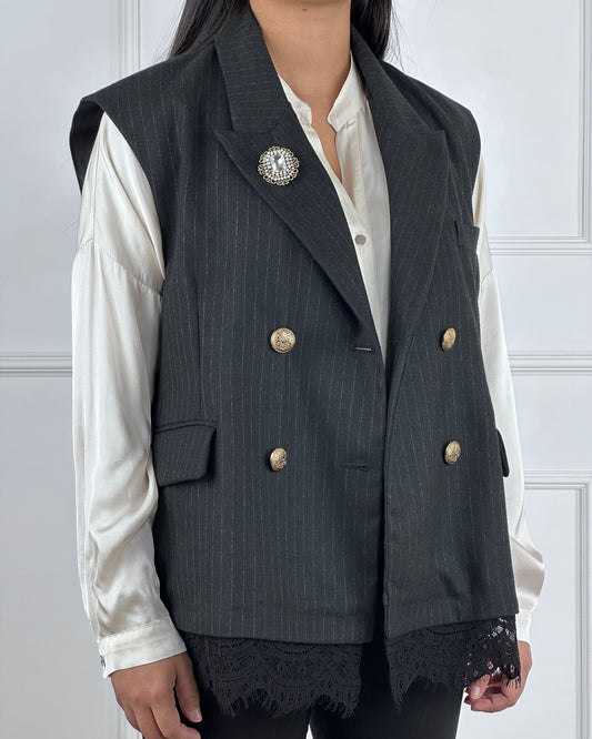 W25J610 - TENSIONE IN GILET GESSATO CON PIZZO