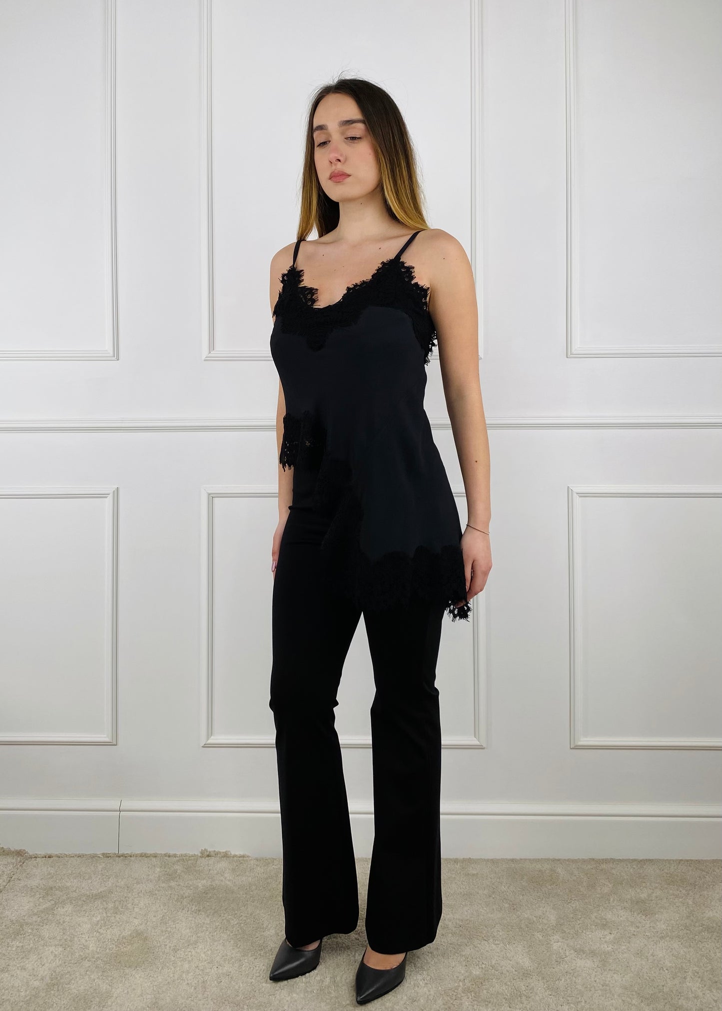 S26T482 - TENSIONE IN TOP CON PIZZO TAGLIO ASIMMETRICO
