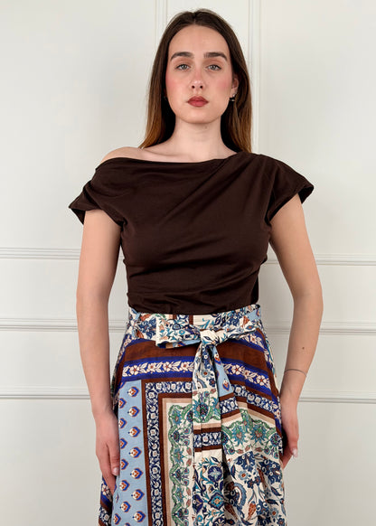 PE260227 - TENSIONE IN T-SHIRT ASIMMETRICA