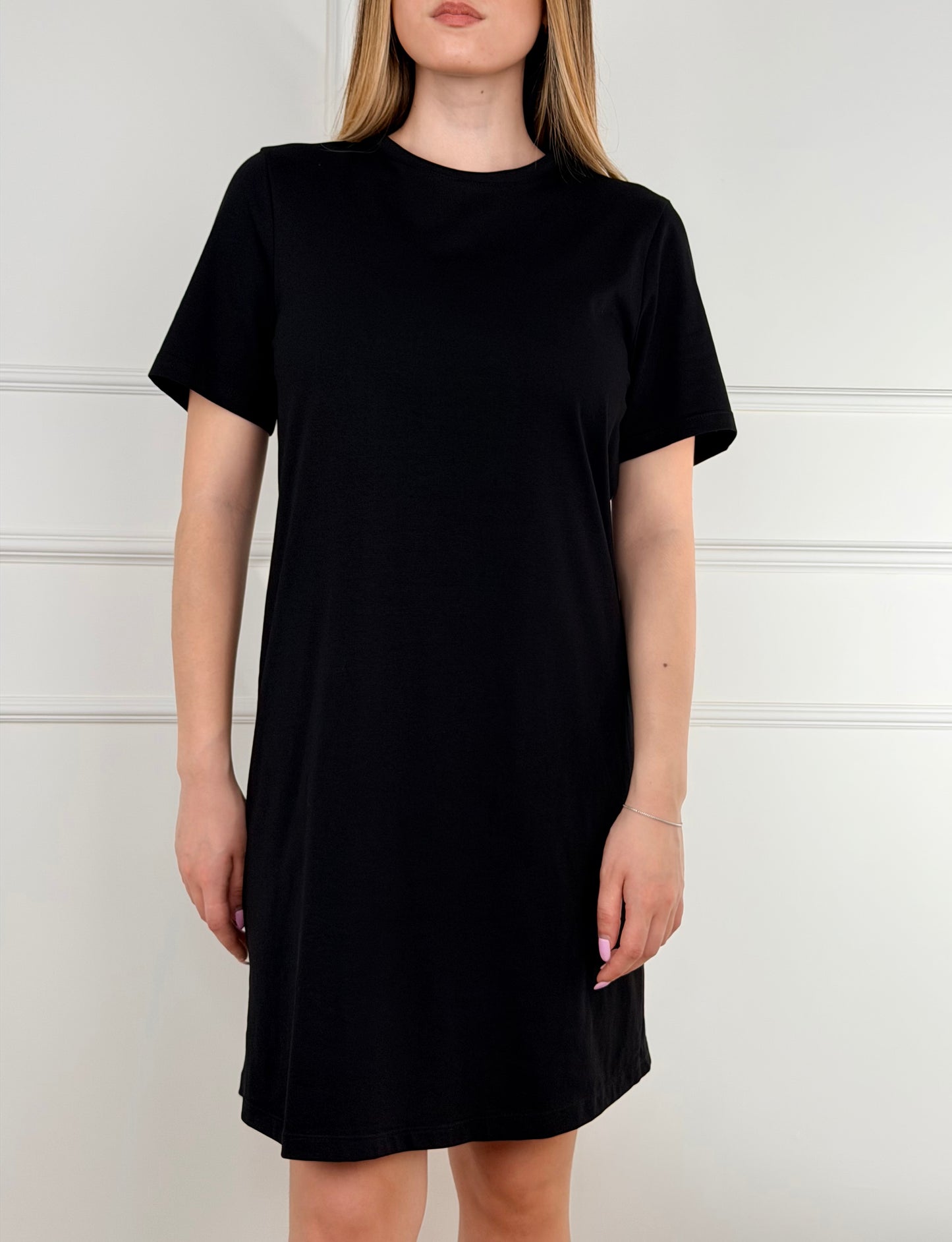 PE260329 - TENSIONE IN ABITO T-SHIRT CORTO