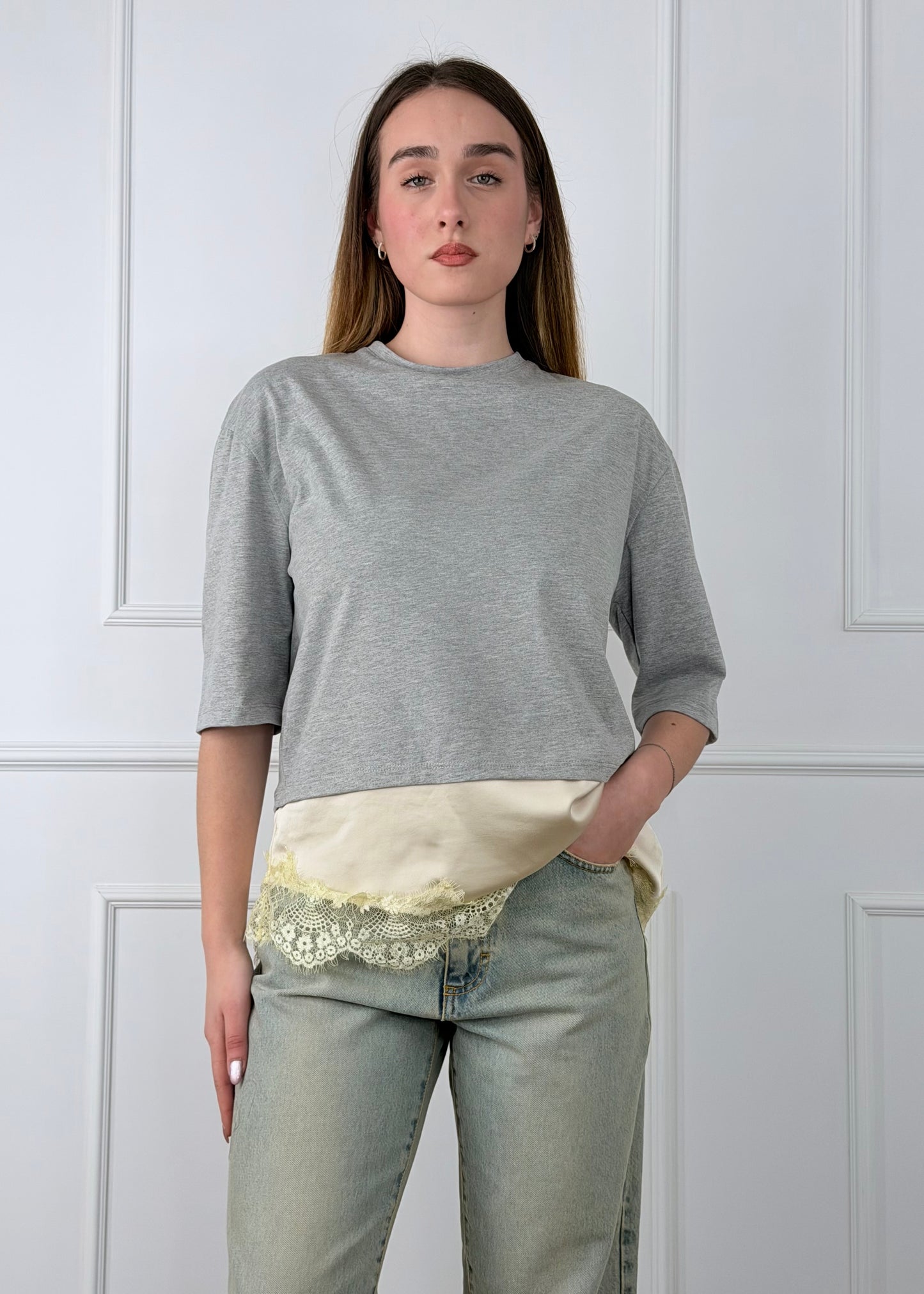 PE260033 - TENSIONE IN T-SHIRT CON INSERTO IN PIZZO