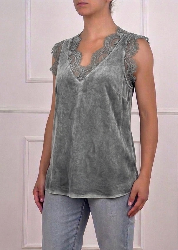 22094 - T-SHIRT IN VISCOSA SCOLLO IN PIZZO