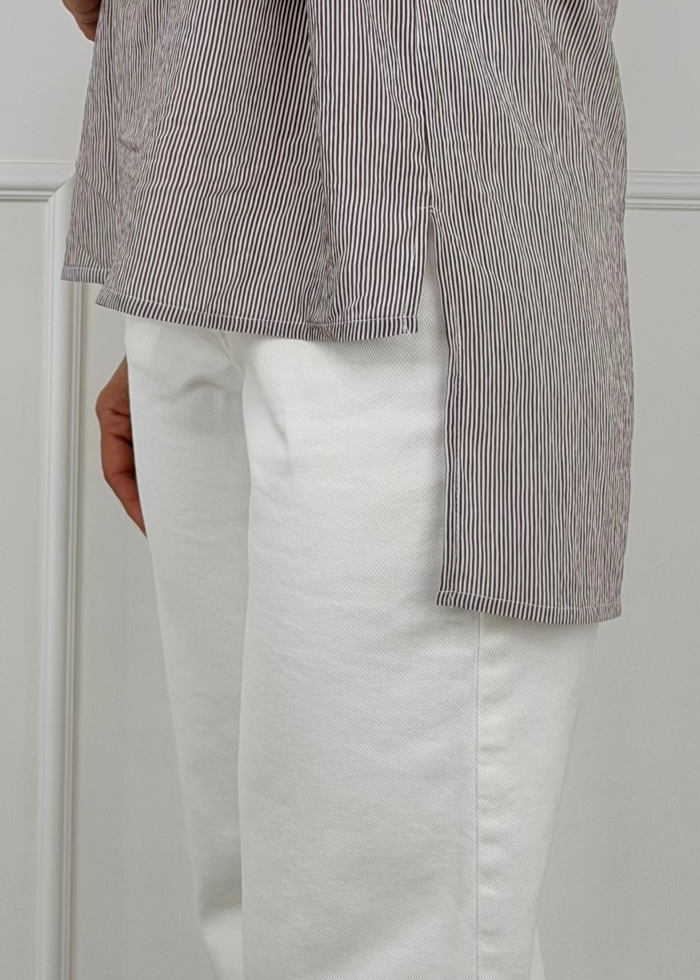XU1580 - TENSIONE IN CAMICIA RIGHE DETTAGLIO TASCHINO PAILLETTES