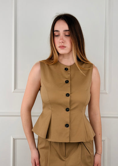 26D4508 - TENSIONE IN GILET SFIANCATO