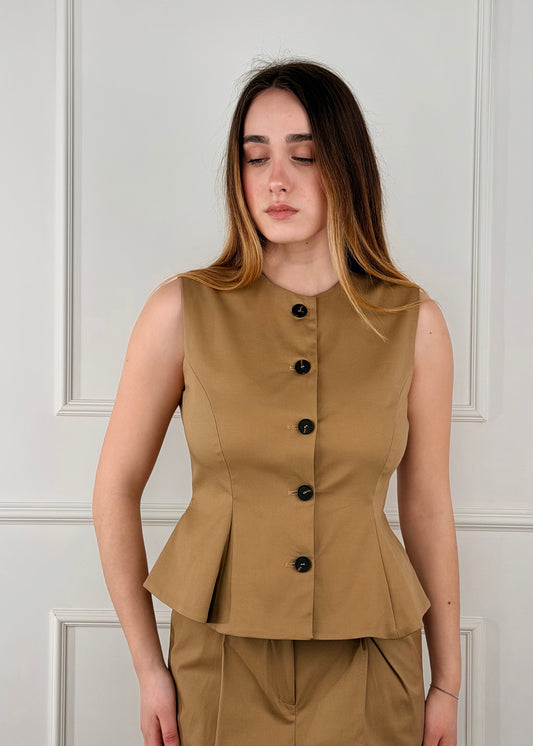 26D4508 - TENSIONE IN GILET SFIANCATO