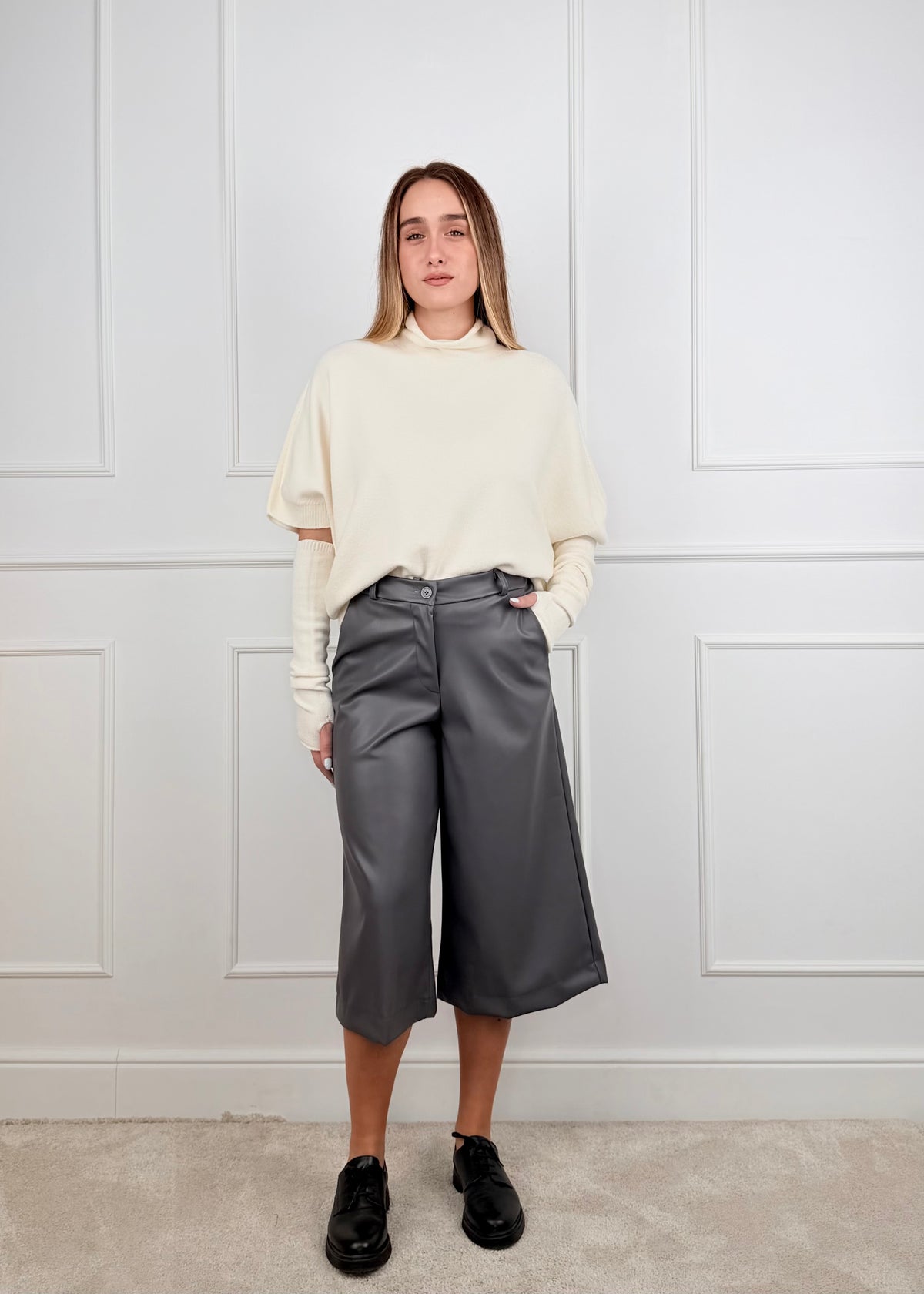B32691 - BREND BERMUDA EFFETTO PELLE