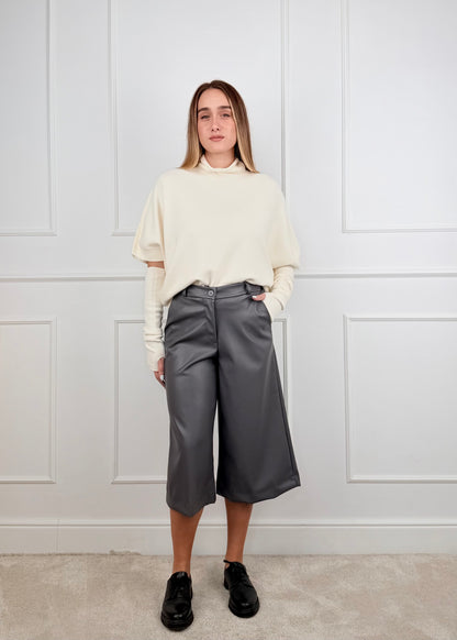 B32691 - BREND BERMUDA EFFETTO PELLE