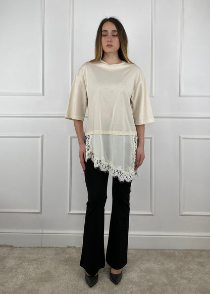 S26M975 - TENSIONE IN T-SHIRT ASIMMETRICA CON PIZZO