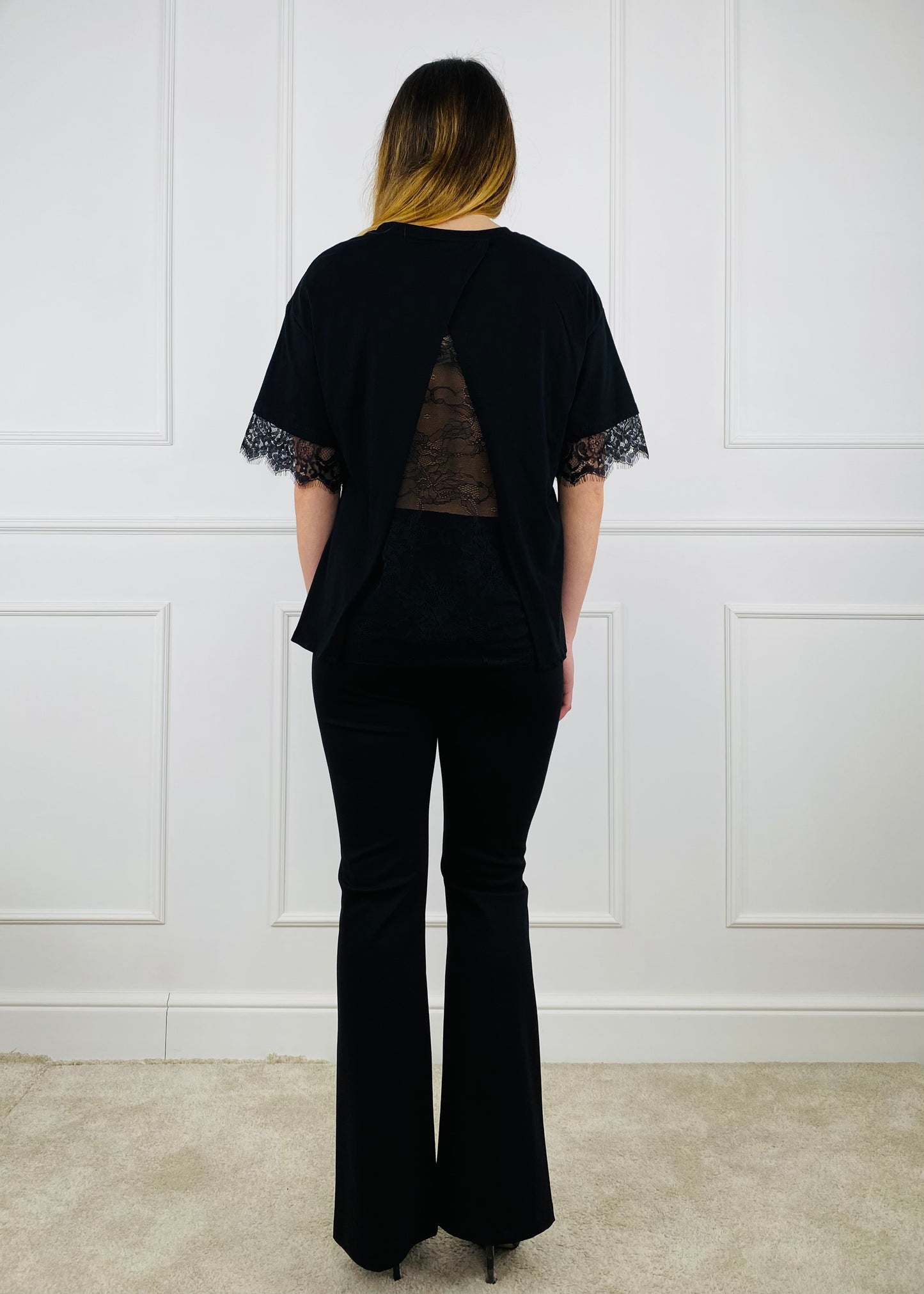 28377 - T-SHIRT APERTURA SUL RETRO CON PIZZO