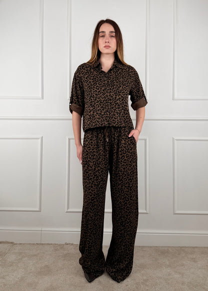 2101 - COMPLETO MACULATO CAMICIA CROP E PANTALONE