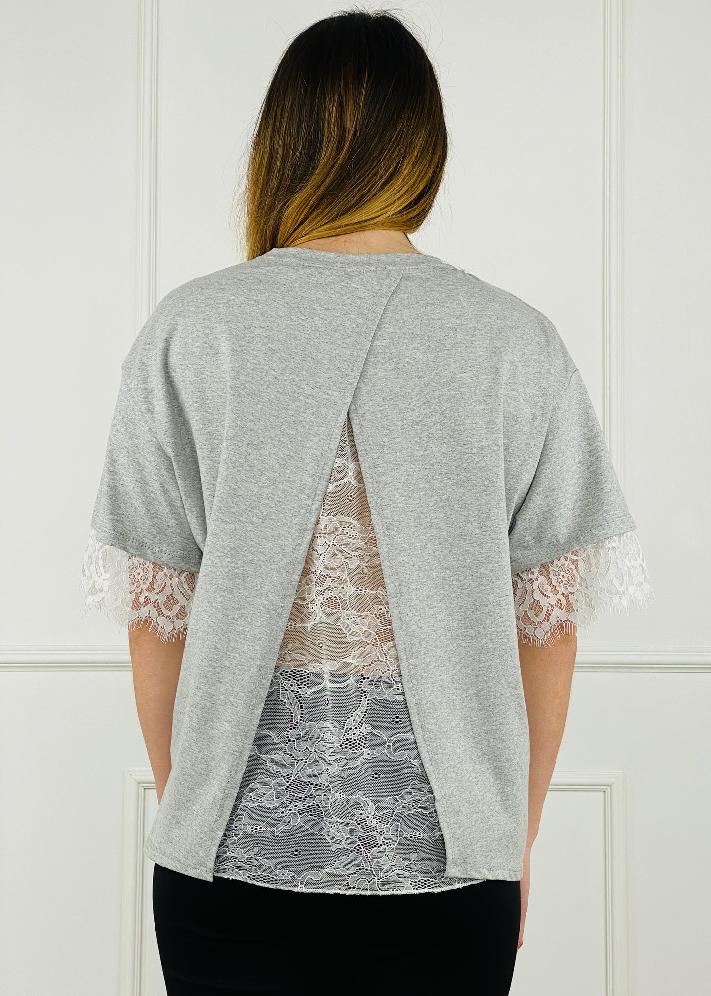 28377 - T-SHIRT APERTURA SUL RETRO CON PIZZO