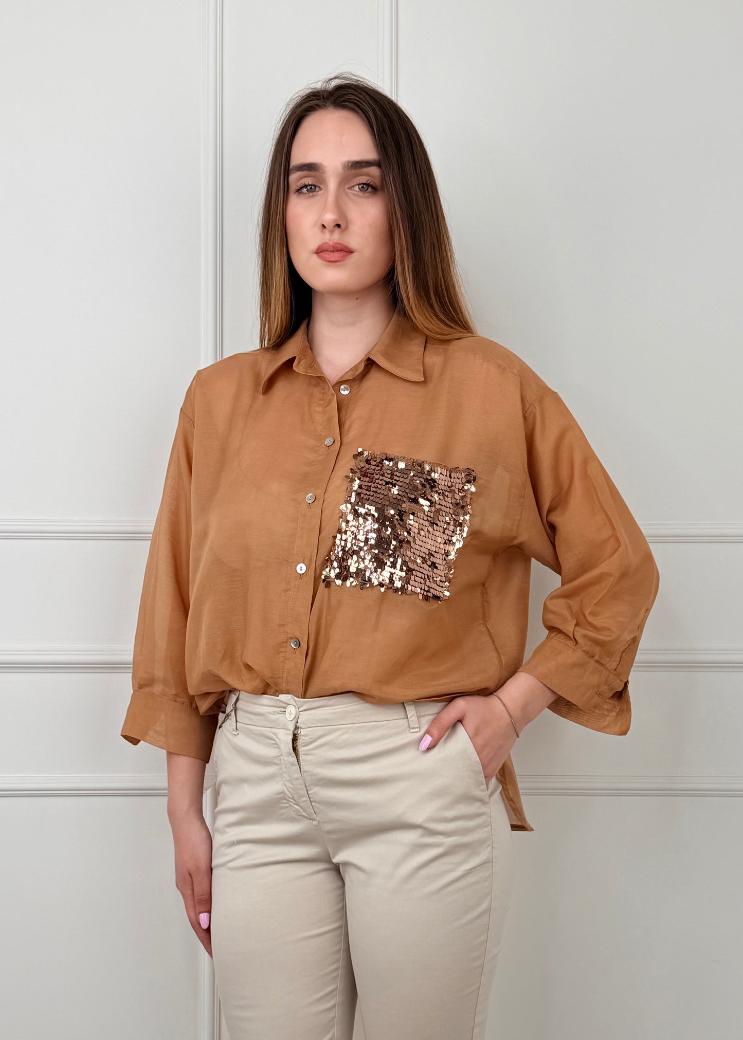 S26CG26 - TENSIONE IN CAMICIA TASCHINO DETTAGLIO  PAILLETTES