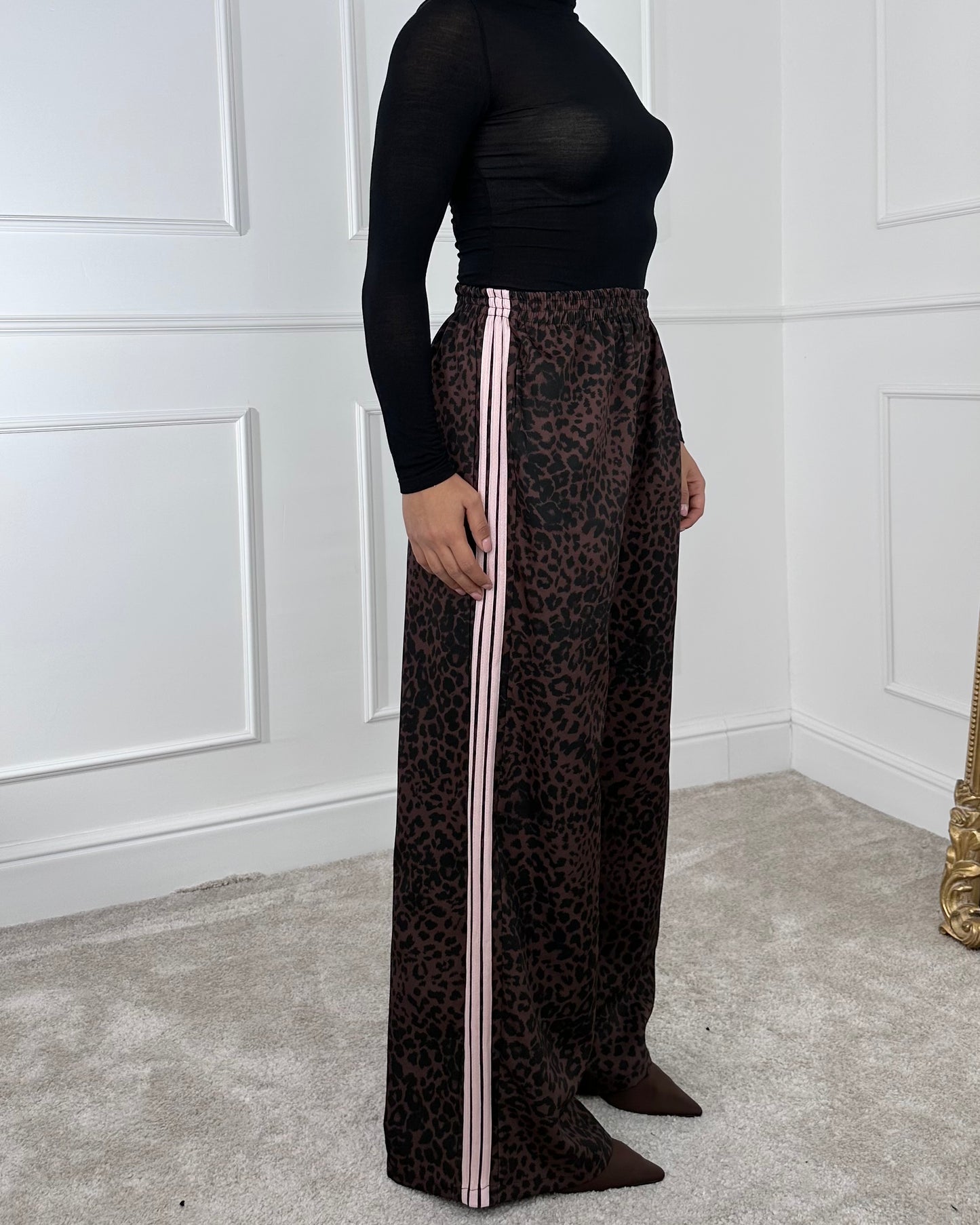 226331 PANTALONE ANIMALIER CON BANDE