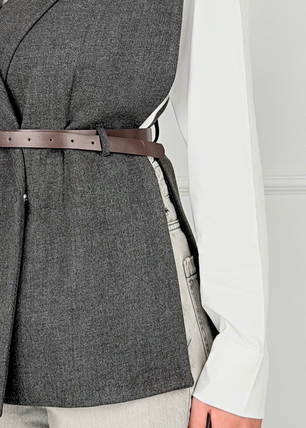 U19155 - BREND GILET CON CINTURA