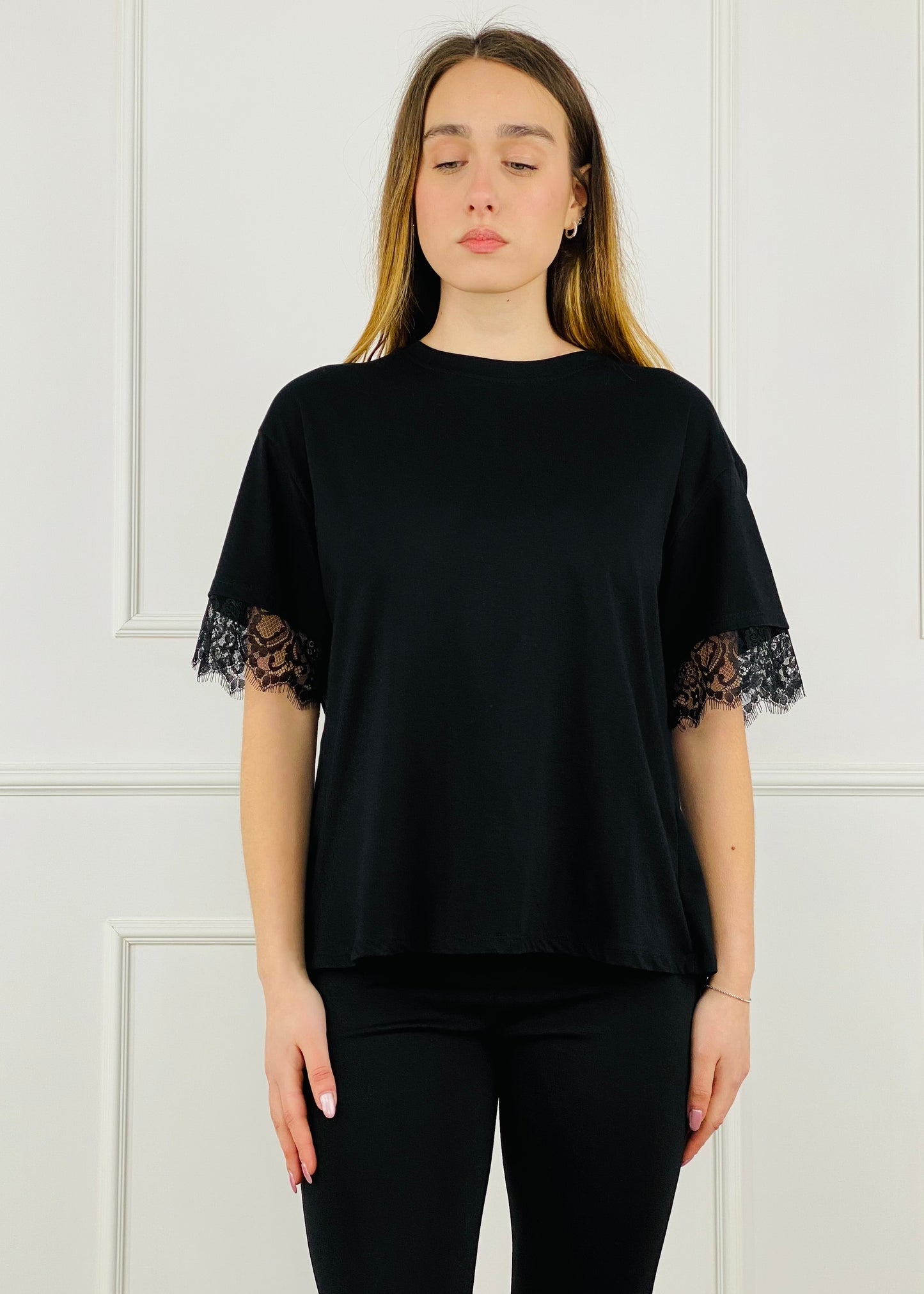 28377 - T-SHIRT APERTURA SUL RETRO CON PIZZO