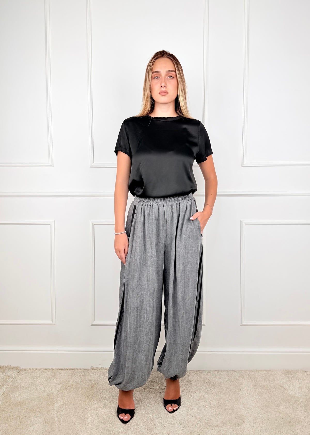 26225 - PANTALONE BANDE LATERALI NERE